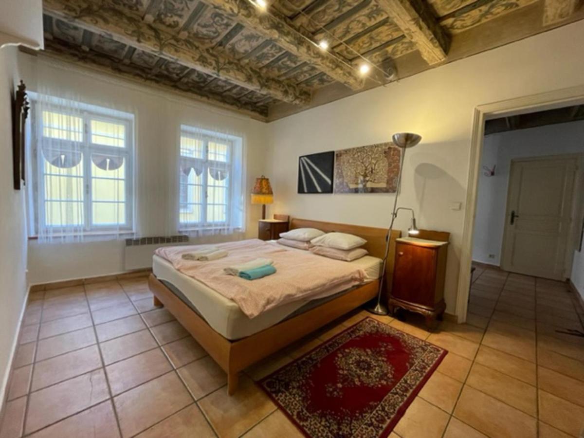 Historical Apartment With Balcony プラハ エクステリア 写真