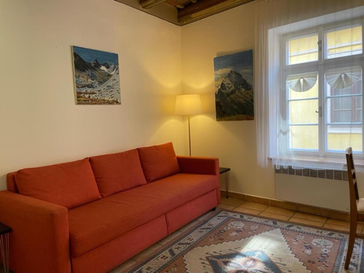 Historical Apartment With Balcony プラハ エクステリア 写真